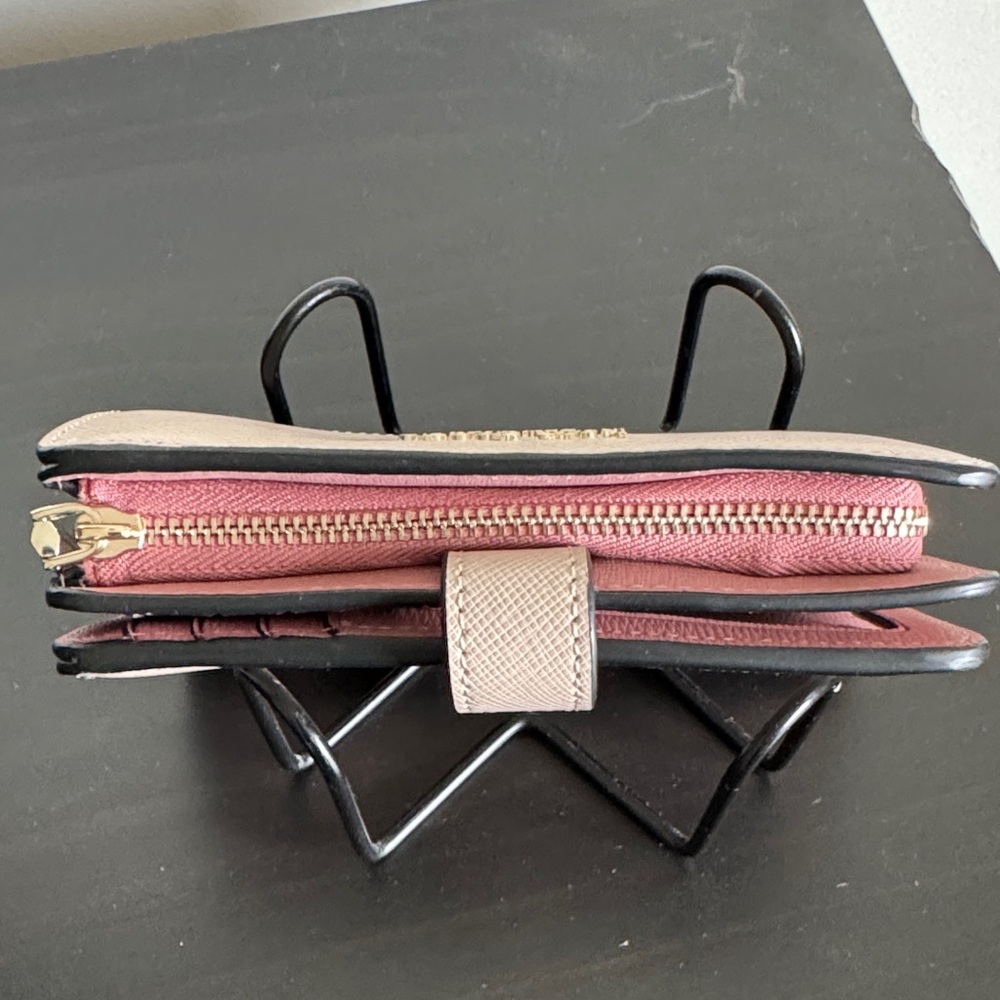 Kate Spade Two-Tone Black and Tan Wallet (NWOT) - Picture 3 of 13